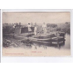 FESCHES: le port, canal, peniche - état