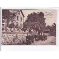 SAINT-PARDOUX-CORBIER: la maison d'école, sortie des enfants - très bon état