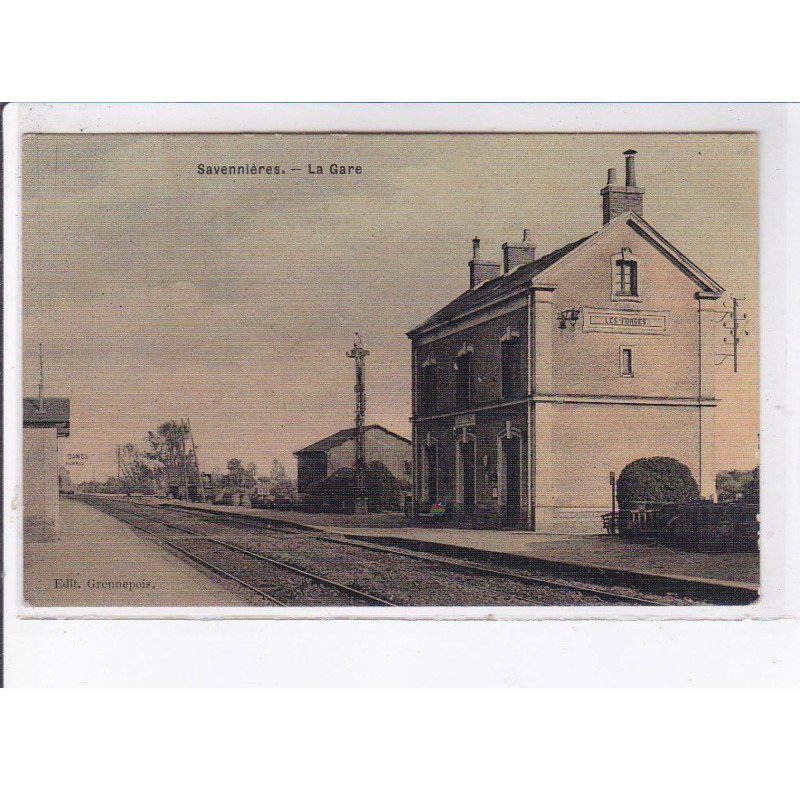 SAVENNIERES: la gare - très bon état