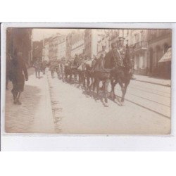 BOULOGNE-sur-MER: convoi d'artillerie anglais dans la grande rue, militaire - très bon état