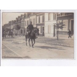 BOULOGNE-sur-MER: officier des highlanders sur la route de saint-omer, militaire, écosse - très bon état