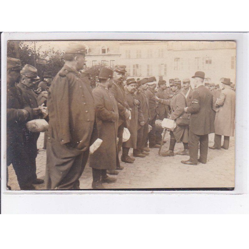 BOULOGNE-sur-MER: debarquement de blessés français à la gare des tintelleries, militaires - très bon état BOULOGNE-sur-MER: debarquement de blessés français à la gare des tintelleries, militaires - très bon état