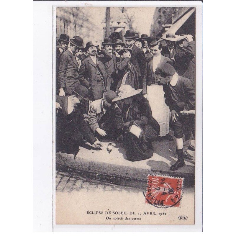 PARIS: éclipse de soleil du 17 avril 1912, on noircit des verres - très bon état