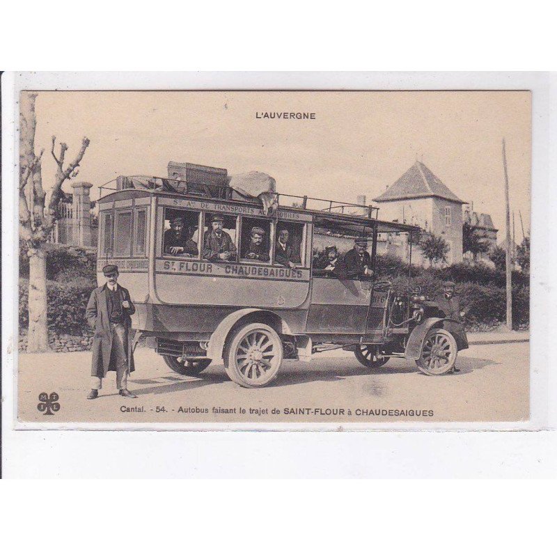 SAINT-FLOUR: autobus faisant le trajet de saint-flour à chaudesaigues - très bon état