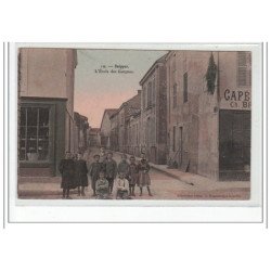 SUIPPES - L'école des Garçons - état (partiellement décollée)