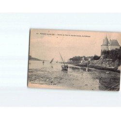 PORNIC : Sortie du port à marée basse, le Château - état