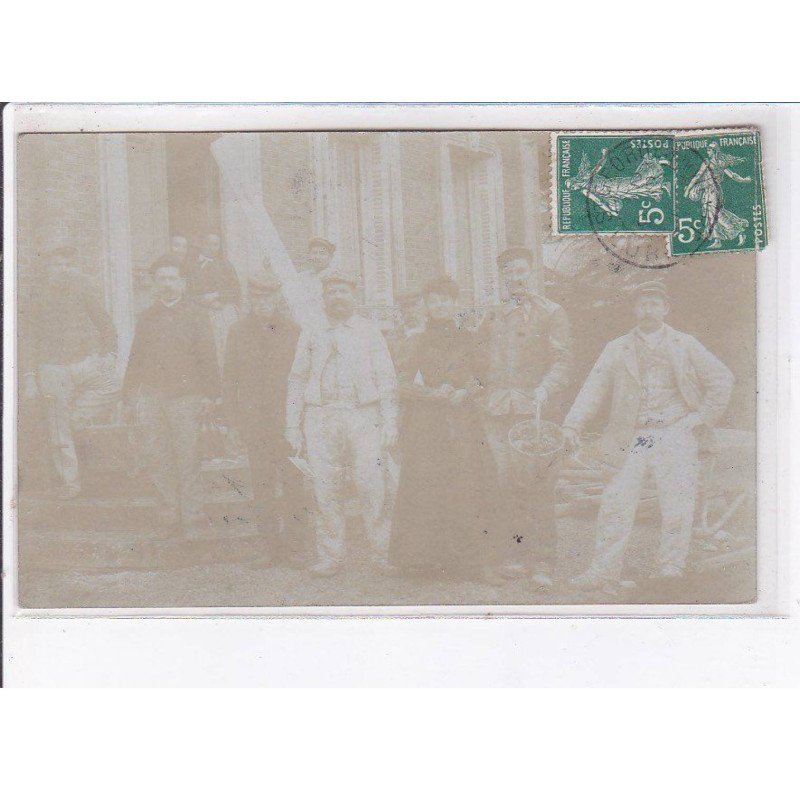 SAINT-GEORGES-du-VIEURE: personnages - très bon état