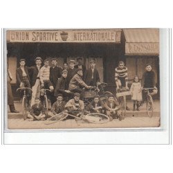 PARIS : carte photo du siège de l'Union Sportive Internationale (cyclisme) - très bon état