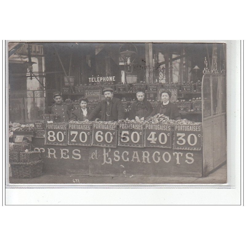 PARIS : carte photo de marchands d'huitres et d'escargots - très bon état PARIS : carte photo de marchands d'huitres et d'escargots - très bon état