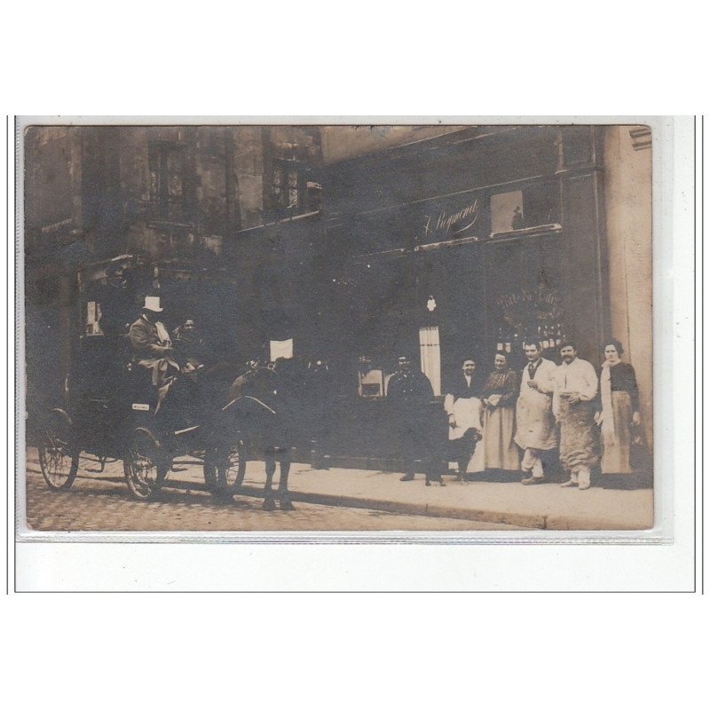 PARIS : carte photo d'un attelage devant un restaurant - très bon état PARIS : carte photo d'un attelage devant un restaurant - très bon état