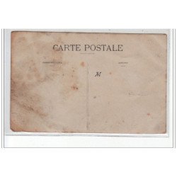 PARIS : carte photo d'un groupe devant un café (absinthe) - très bon état