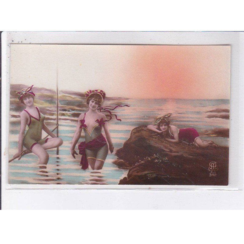 SURREALISME: photo montage, 5CPA, baigneuse - état (1 cpa abimée)