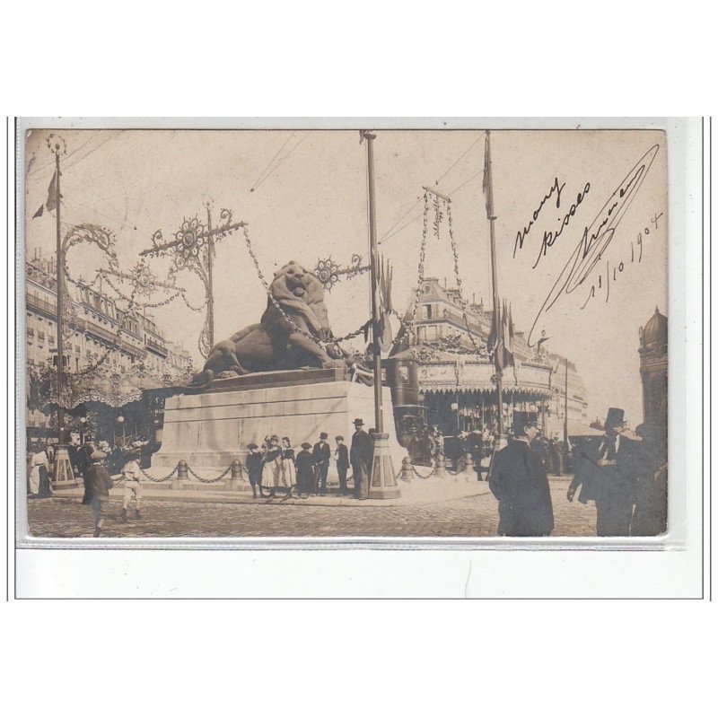PARIS : carte photo de la fête devant le Lion de Belfort (manèges) - très bon état PARIS : carte photo de la fête devant le Lion de Belfort (manèges) - très bon état