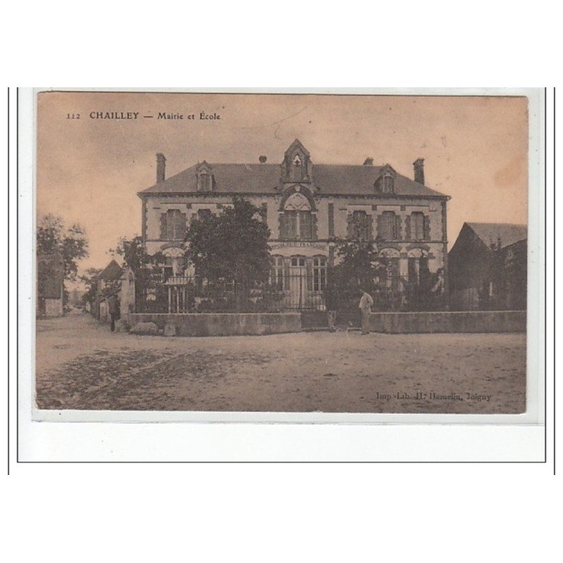 CHAILLEY - Mairie et école - très bon état