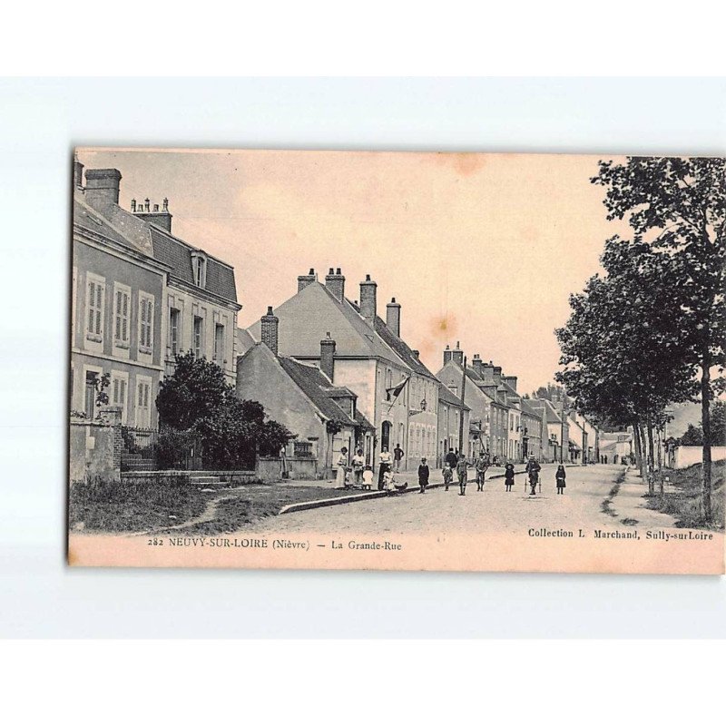 NEUVY SUR LOIRE : La Grande Rue - très bon état NEUVY SUR LOIRE : La Grande Rue - très bon état