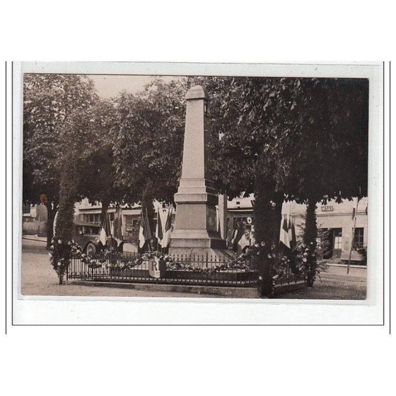 LE DONJON - CARTE PHOTO - Monument aux Morts - très bon état