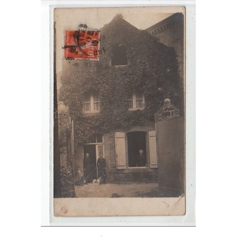 DINAN (?) - CARTE PHOTO - Maison de famille - état