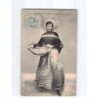 BOULOGNE SUR MER : Jeune marchande de poissons - état