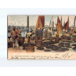 BOULOGNE SUR MER : Pêcheurs réparant leurs lignes - état