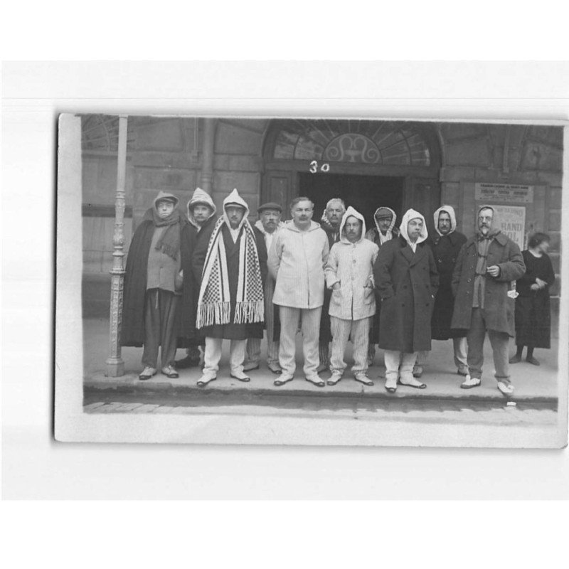 LE MONT DORE : 1930, Photo de groupe - très bon état