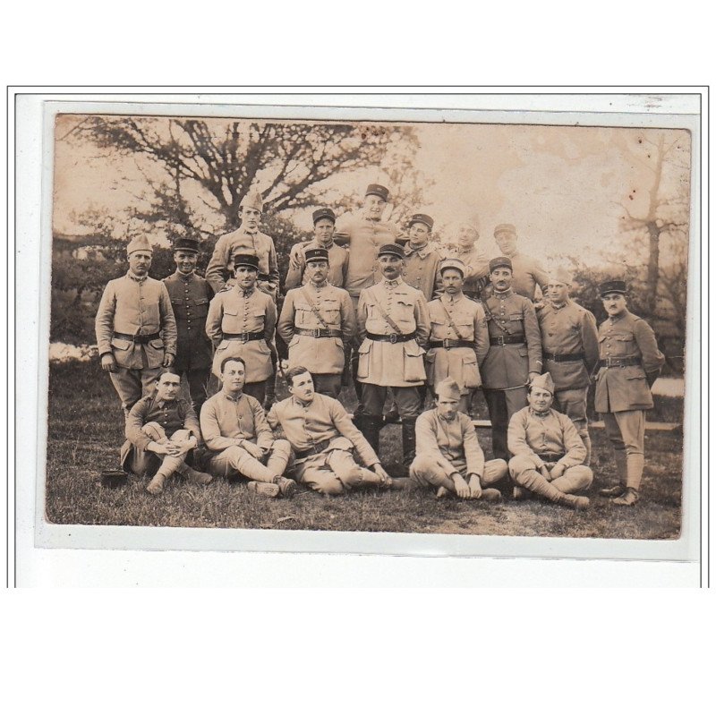 LA COURTINE - CARTE PHOTO - MILITAIRES - très bon état