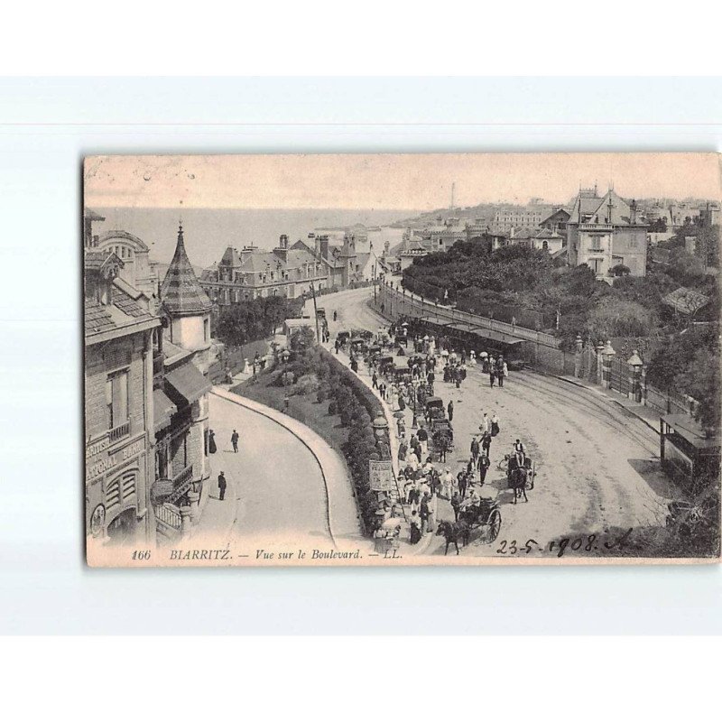 BIARRITZ : Vue sur le Boulevard - état BIARRITZ : Vue sur le Boulevard - état