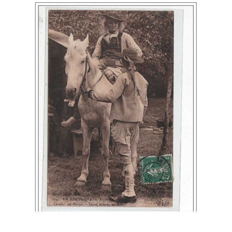 EN BRETAGNE - Ancien costume - Cavalier du FAOUET - jeune homme de SCAER - très bon état