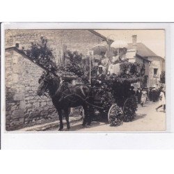 CHINON(?) ASSAY(?) environs: cavalcade, char fleuri - très bon état