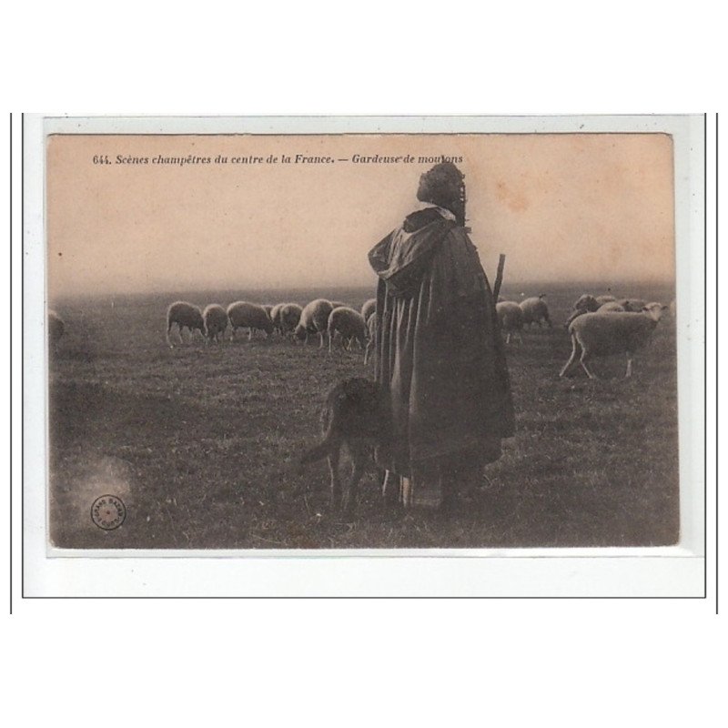 Scène champêtre du Centre de la France - Gardeuse de Moutons - très bon état Scène champêtre du Centre de la France - Gardeuse de Moutons - très bon état