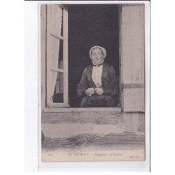 LOIR ET CHER: solognote à sa fenêtre - très bon état