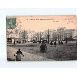 LE MANS : La place de la république - état