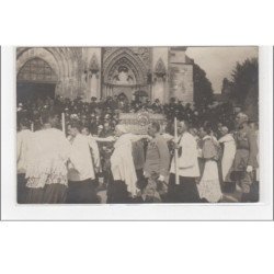 LISIEUX : carte photo en 1925 - très bon état (procession)