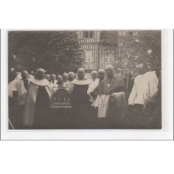 LISIEUX : carte photo en 1925 - très bon état (procession)