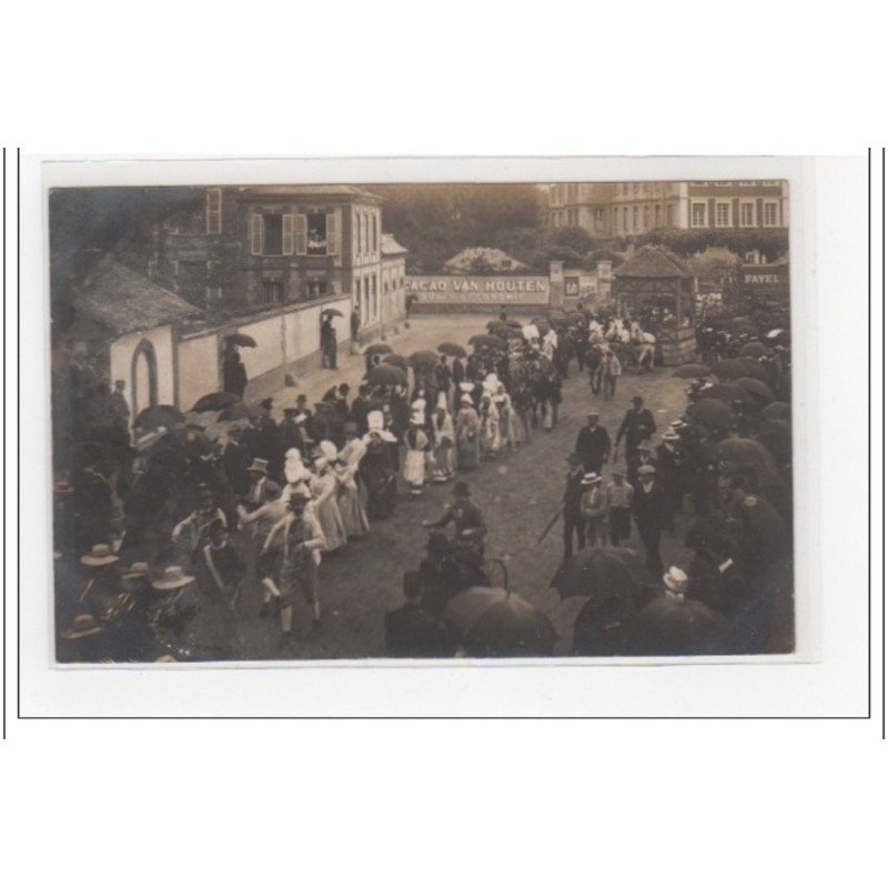 EVREUX : carte photo d'un char pendant la fête vers 1910 - très bon état