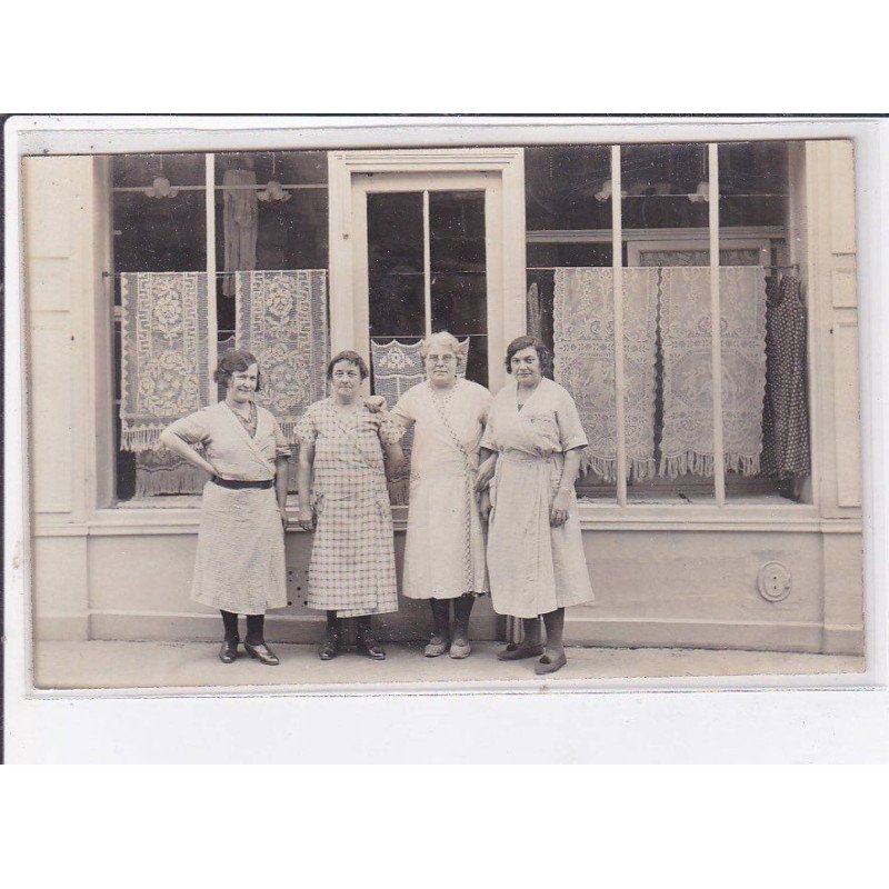FRANCE: carte photo à localiser, brodeuses - très bon état