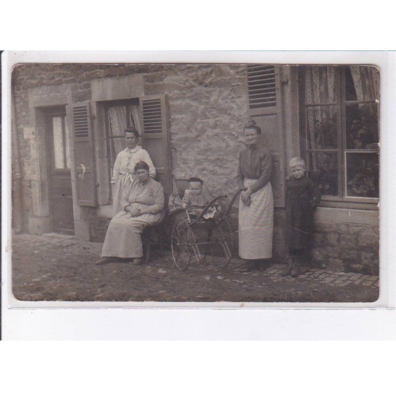 CHARLEVILLE(?): personnages, bébé - très bon état