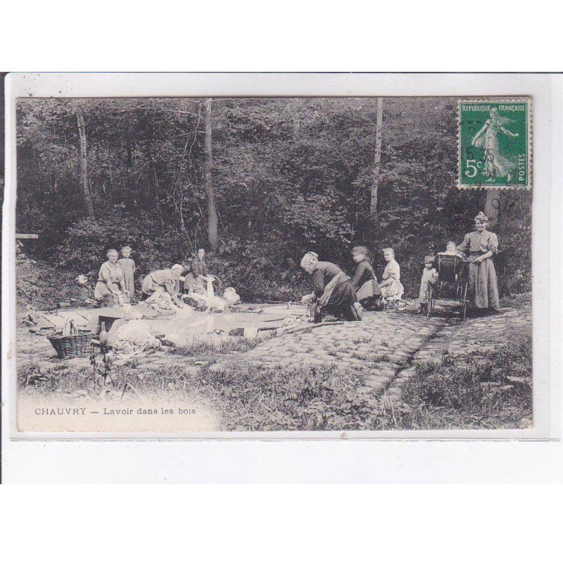 CHAUVRY: lavoir dans les bois - très bon état