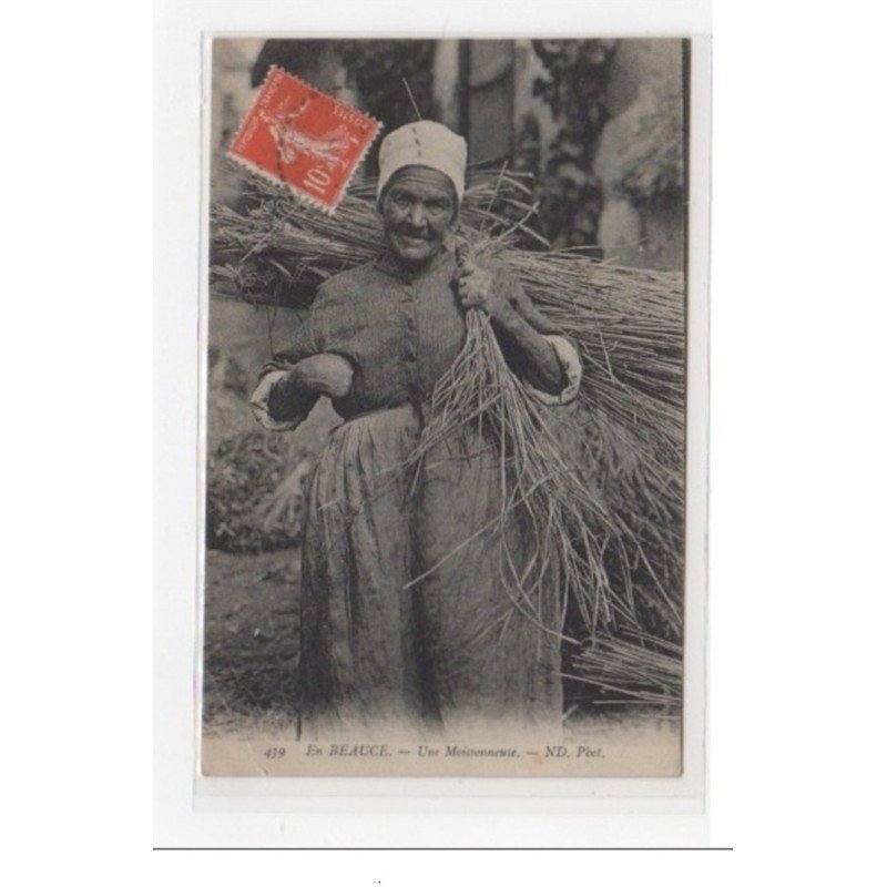 EN BEAUCE : une moissonneuse - très bon état