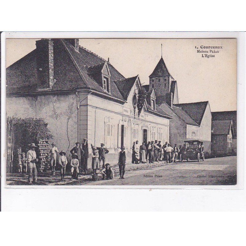 COURCEAUX: maison pléau, l'église - très bon état