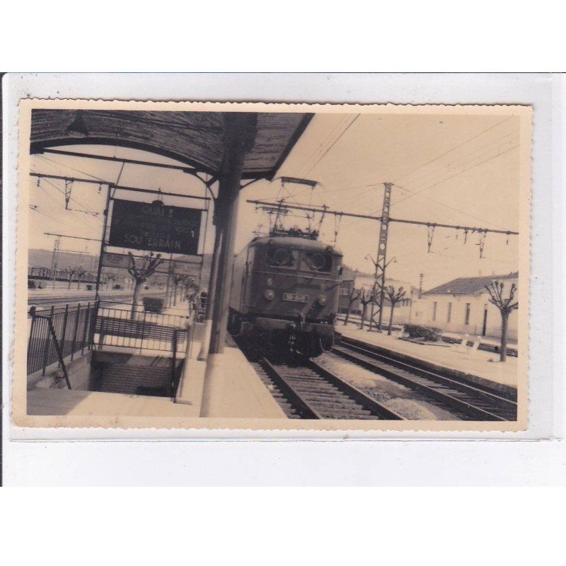 NUITS-sous-RAVIERES: gare - très bon état