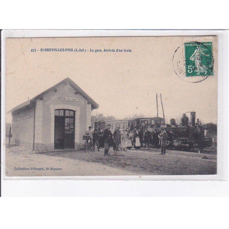 SAINT-BREVIN-les-PINS: la gare, arrivée d'un train - très bon état