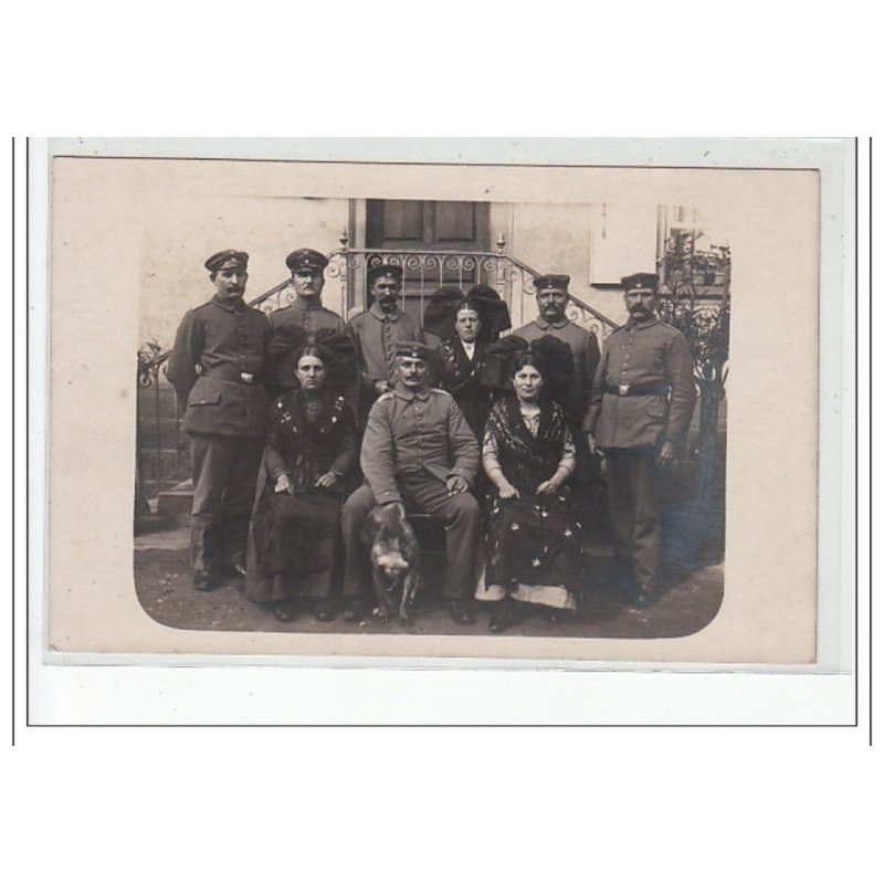 ALSACE - CARTE PHOTO - Militaires et Alsaciennes - très bon état ALSACE - CARTE PHOTO - Militaires et Alsaciennes - très bon état