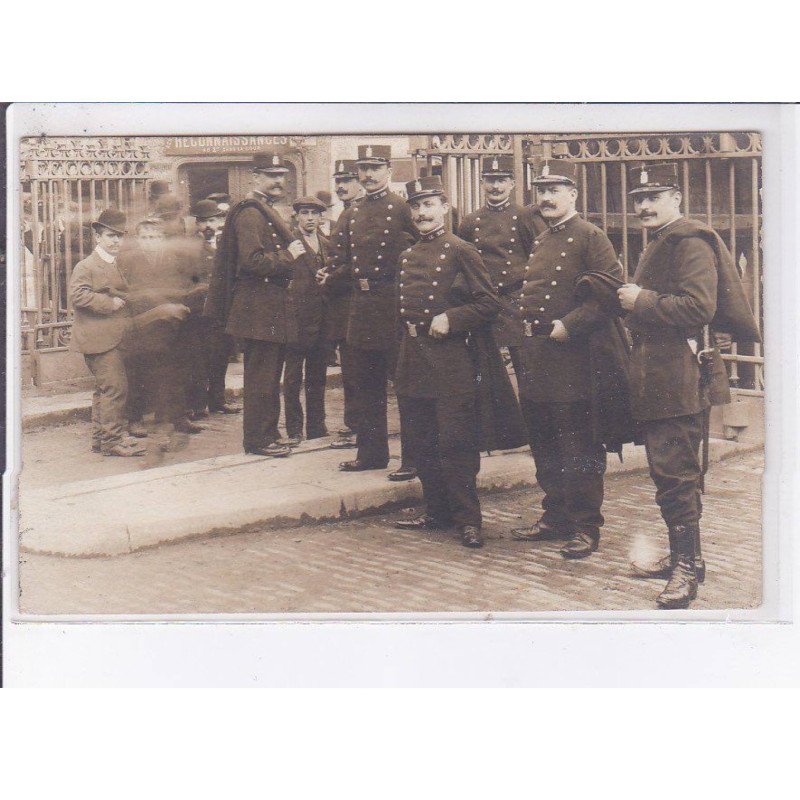 PARIS: police - très bon état