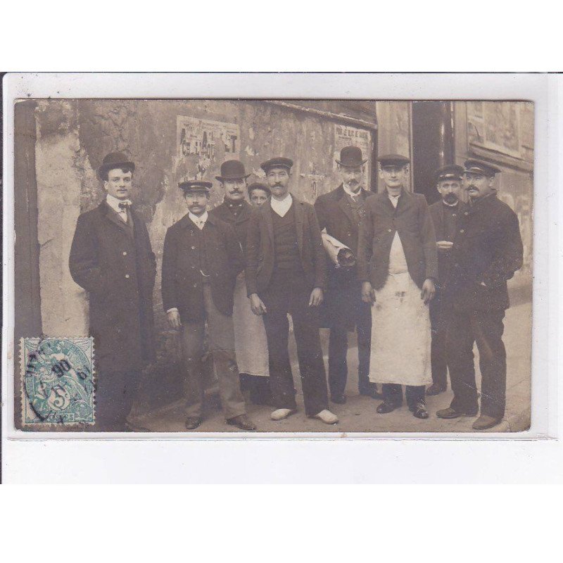 PARIS: colleurs d'affiches - très bon état