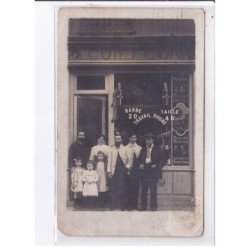 PARIS: coiffeur - état