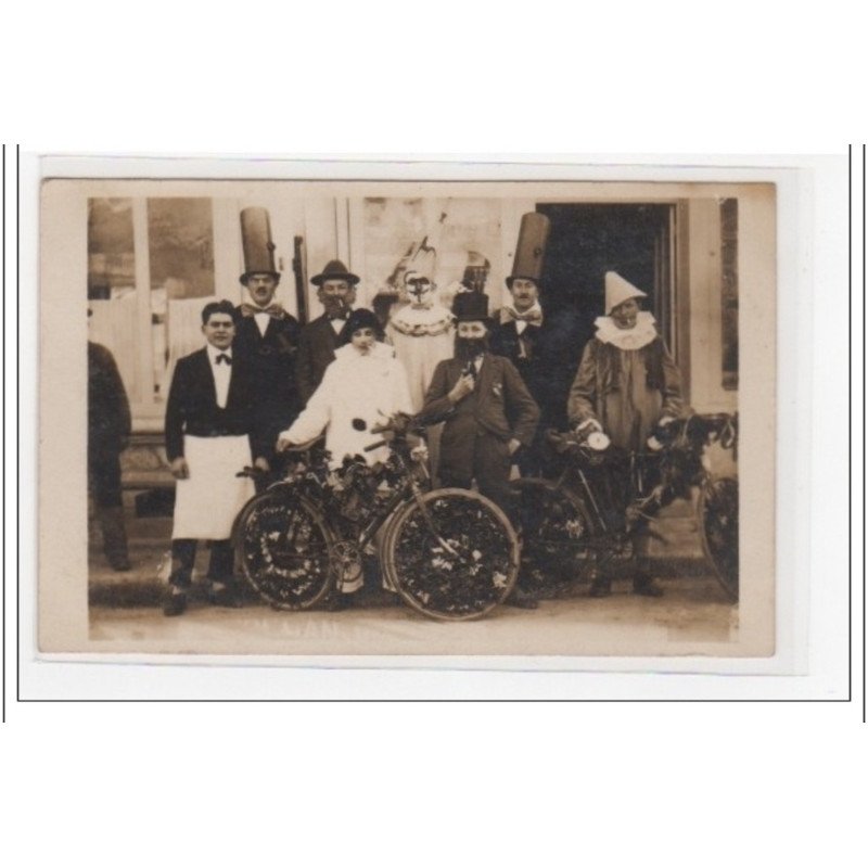 MEUSNES : carte photo de la cavalcade  - très bon état