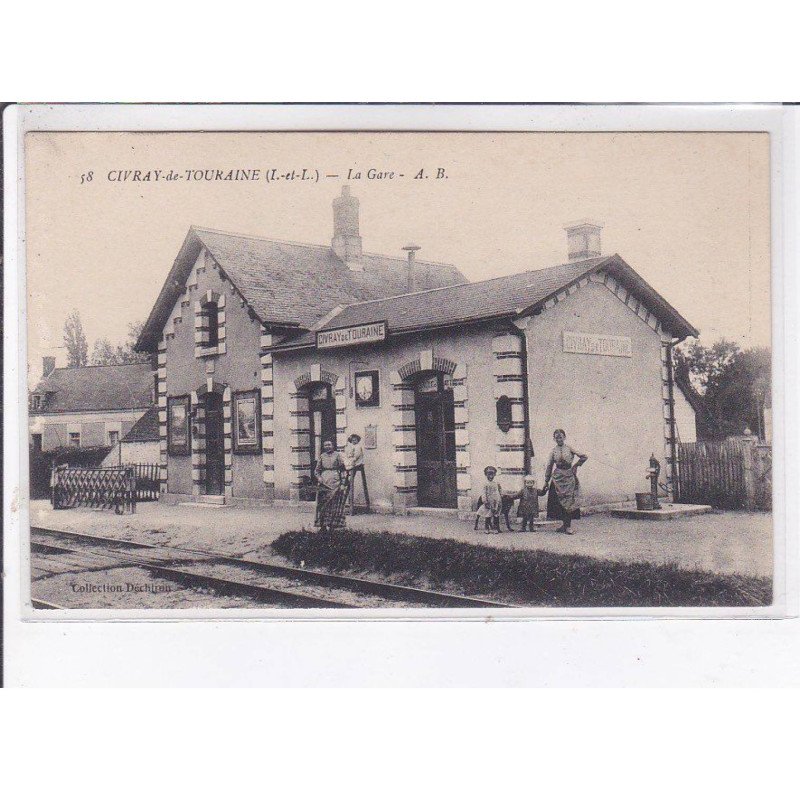 CIVRAY-de-TOURAINE: la gare - très bon état