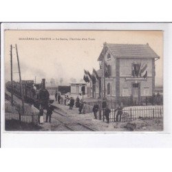 BERGERES-les-VERTUS: la gare, l'arrivée d'un train - très bon état