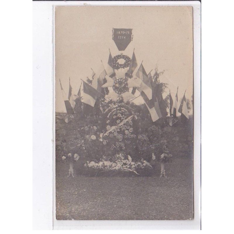 AVALLON: monument aux morts - très bon état