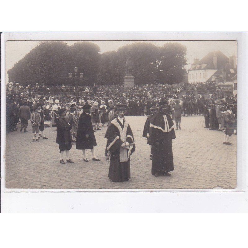 AVALLON: cavalcade à avallon - très bon état